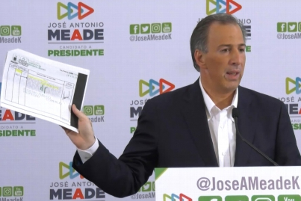 Imagen Meade presenta documentos de dos inmuebles a nombre de López Obrador