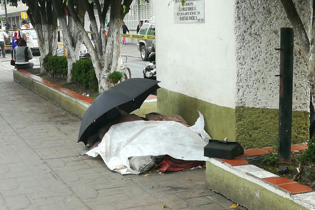 Imagen Hallan a mujer muerta cerca de parque en Ciudad Mendoza, Veracruz 