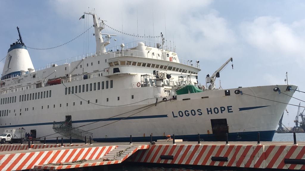 Imagen ¿Sabías que tripulantes del Logos Hope ayudaron a reconstruir isla devastada por huracanes?