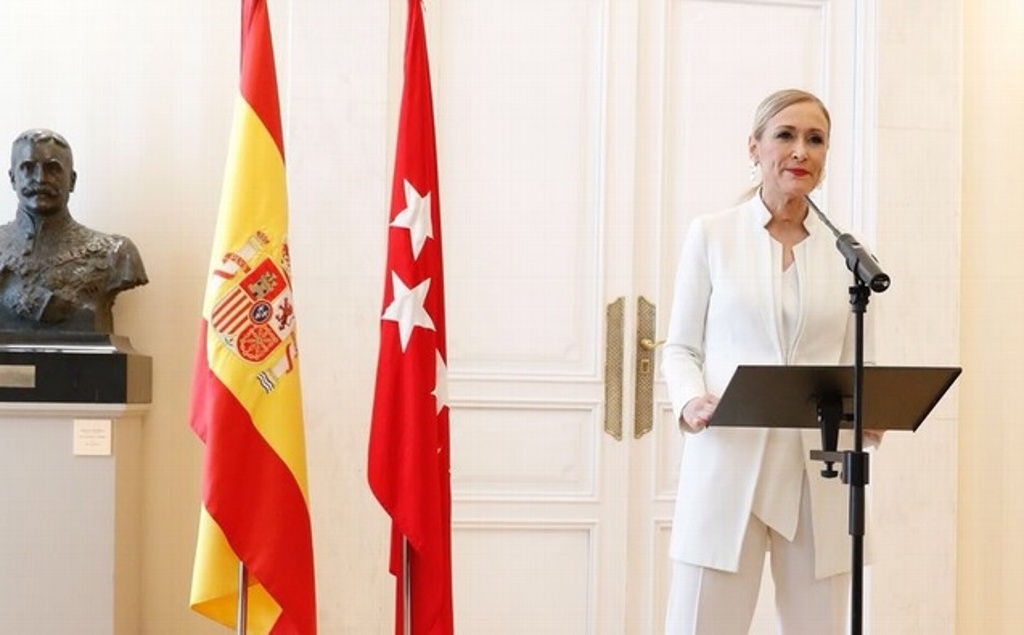 Imagen Pudo ser sucesora del presidente de España, pero la exhiben robando y renuncia