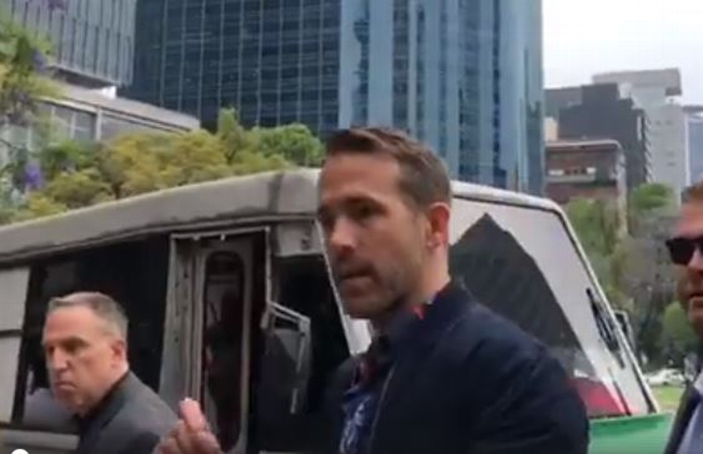 Imagen Ryan Reynolds recorre la CDMX en microbús (+video)