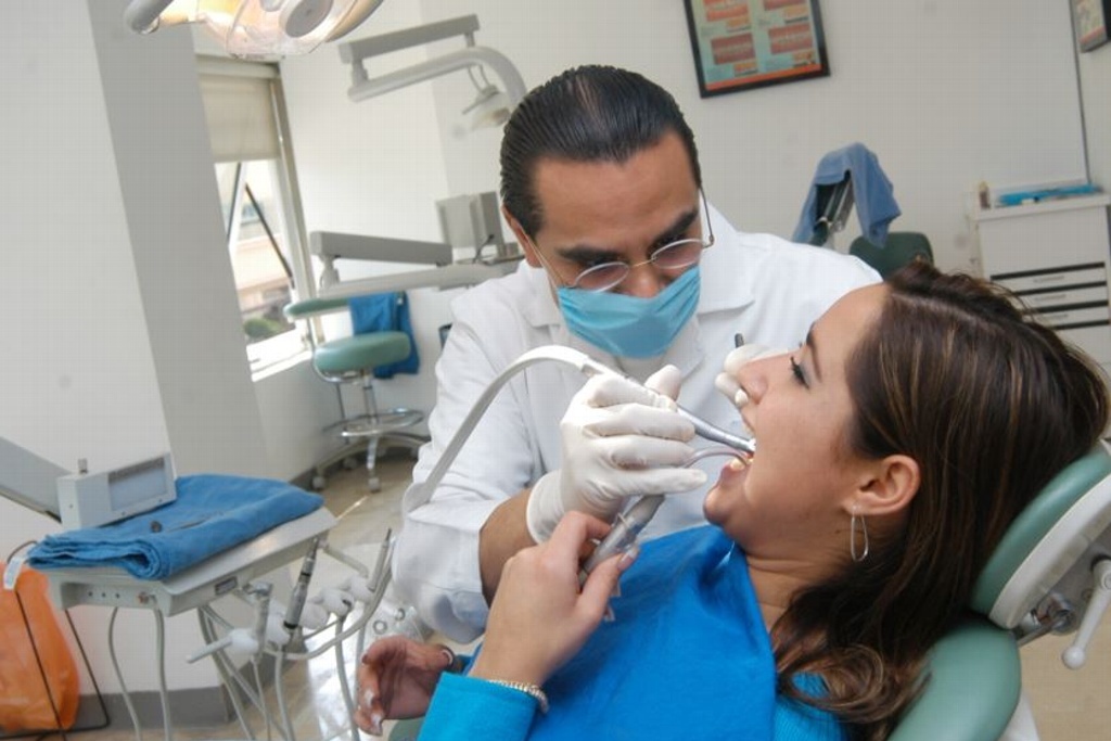 Imagen Detectan en programa de salud de la UV que 85% de alumnos tienen problemas dentales