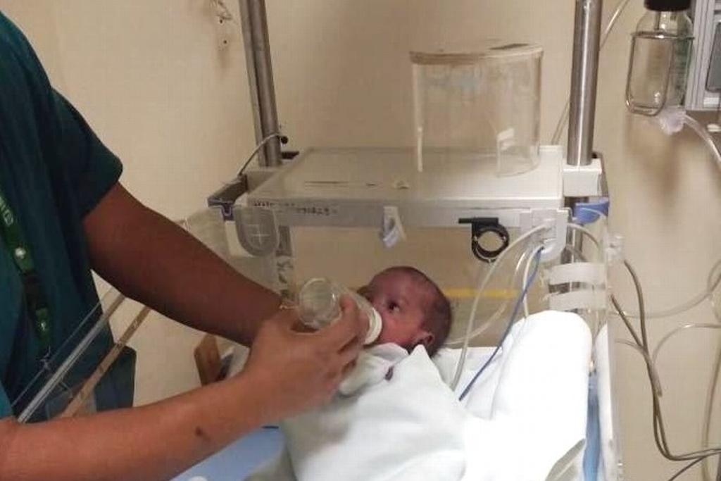 Imagen Bebé prematuro de tan sólo 890 gramos logra sobrevivir