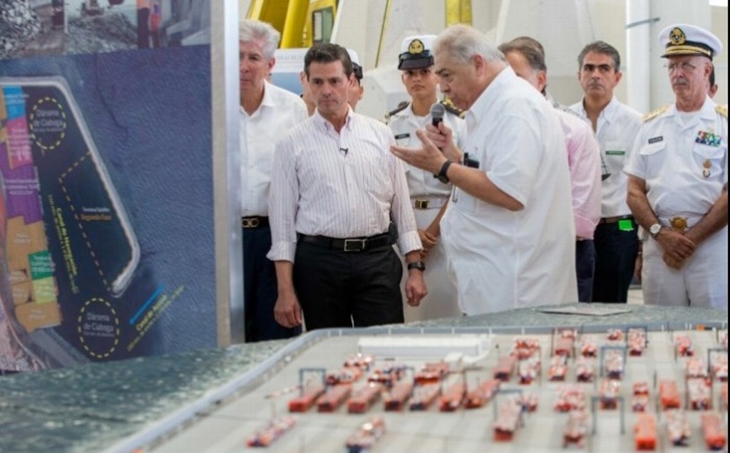 Imagen Supervisa Peña Nieto construcción del nuevo Puerto de Veracruz 