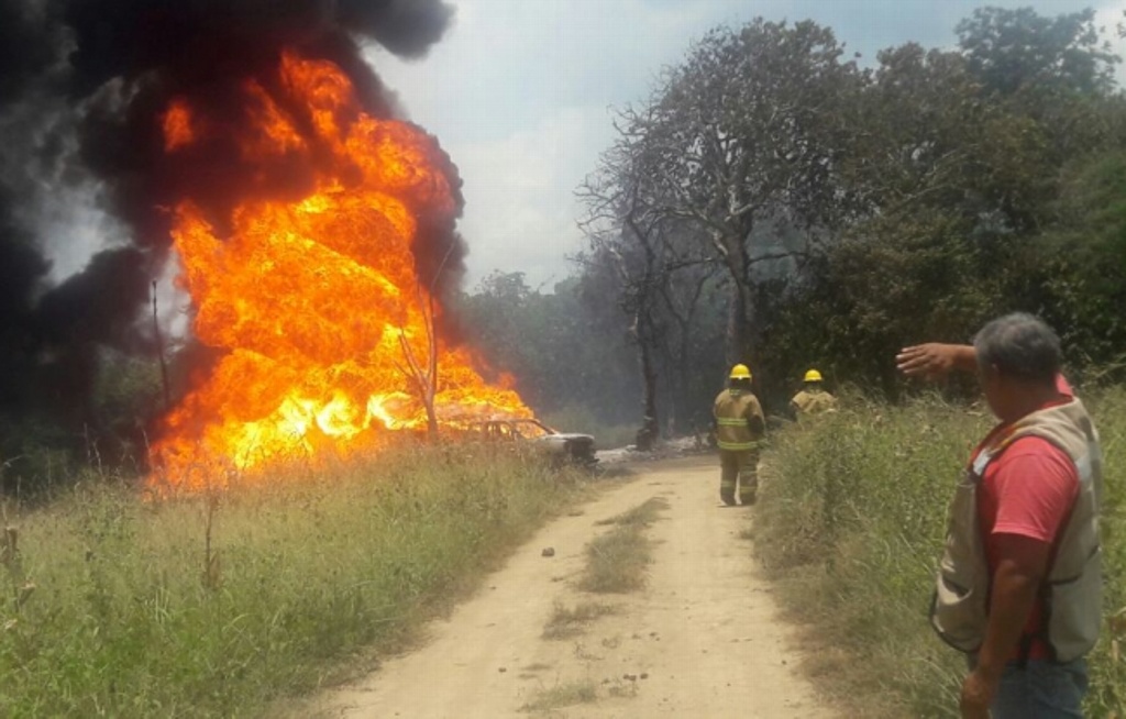 Imagen Toma clandestina causa incendio en Cárdenas, Tabasco