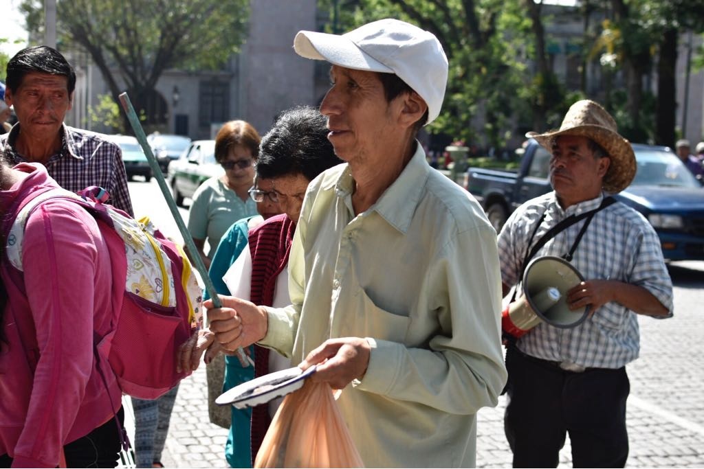 Imagen A cacerolazos, colonos de Xalapa piden obras 
