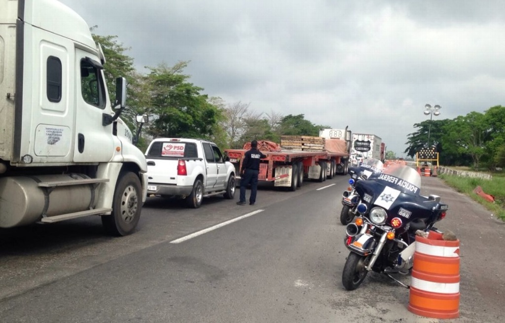 Imagen Reporta Policía Federal cierre por mantenimiento en autopista Córdoba-Veracruz