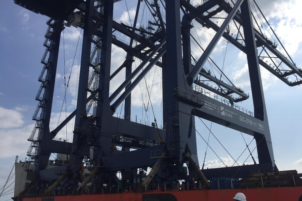 Imagen ¡Día histórico! Llega el primer barco al nuevo Puerto de Veracruz (+video)
