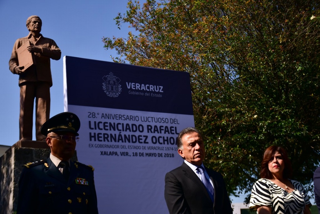 Imagen Conmemoran 28º Aniversario Luctuoso del exgobernador Rafael Hernández Ochoa