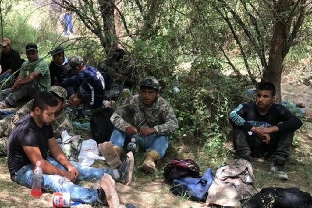Imagen Rescatan a 18 hombres abandonados en el Río Bravo, uno es de Veracruz