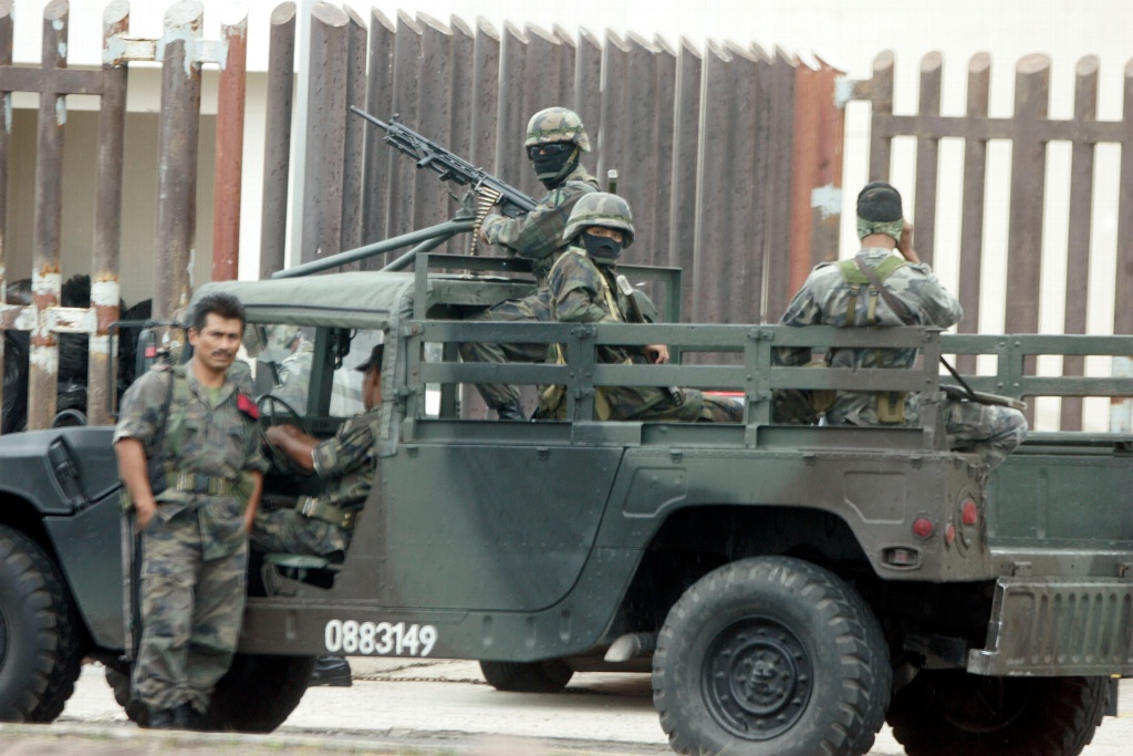 Imagen El Ejército sigue en Sur de Veracruz, solo se cambió de ubicación: MAYL