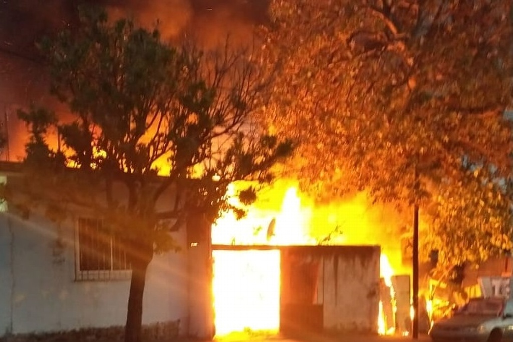 Imagen Se incendia vivienda en colonia de Veracruz (+fotos)