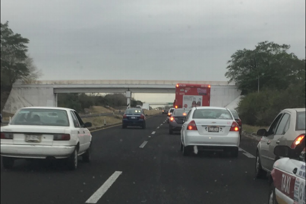 Imagen Reportan cierre sobre autopista Veracruz-Córdoba