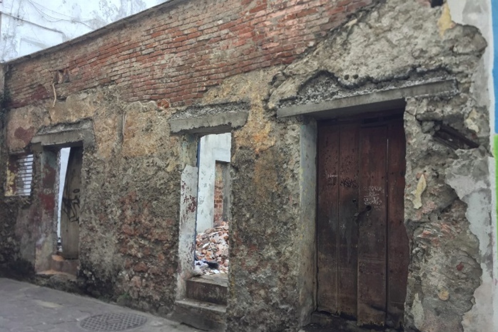 Imagen Construcción abandonada en el centro de Veracruz convertida en 'nido de mal vivientes'