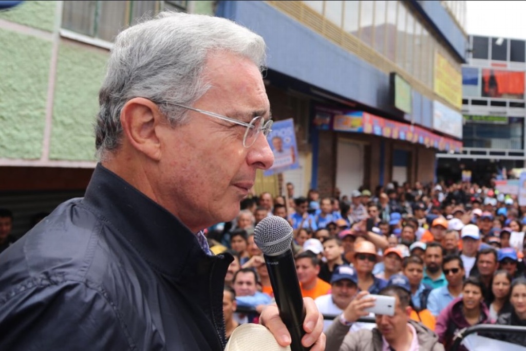 Imagen Vinculan cables de EU a expresidente Álvaro Uribe con el narcotráfico