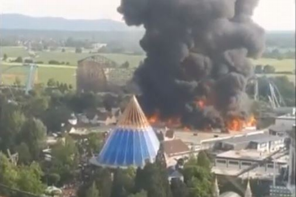 Imagen Incendio en parque de atracciones de Alemania (+video)