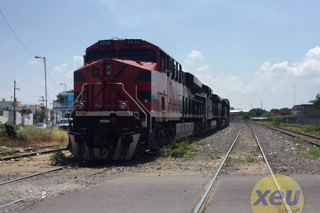 Imagen Con policía militar se vigilará vías del ferrocarril en Veracruz, afirma MAYL