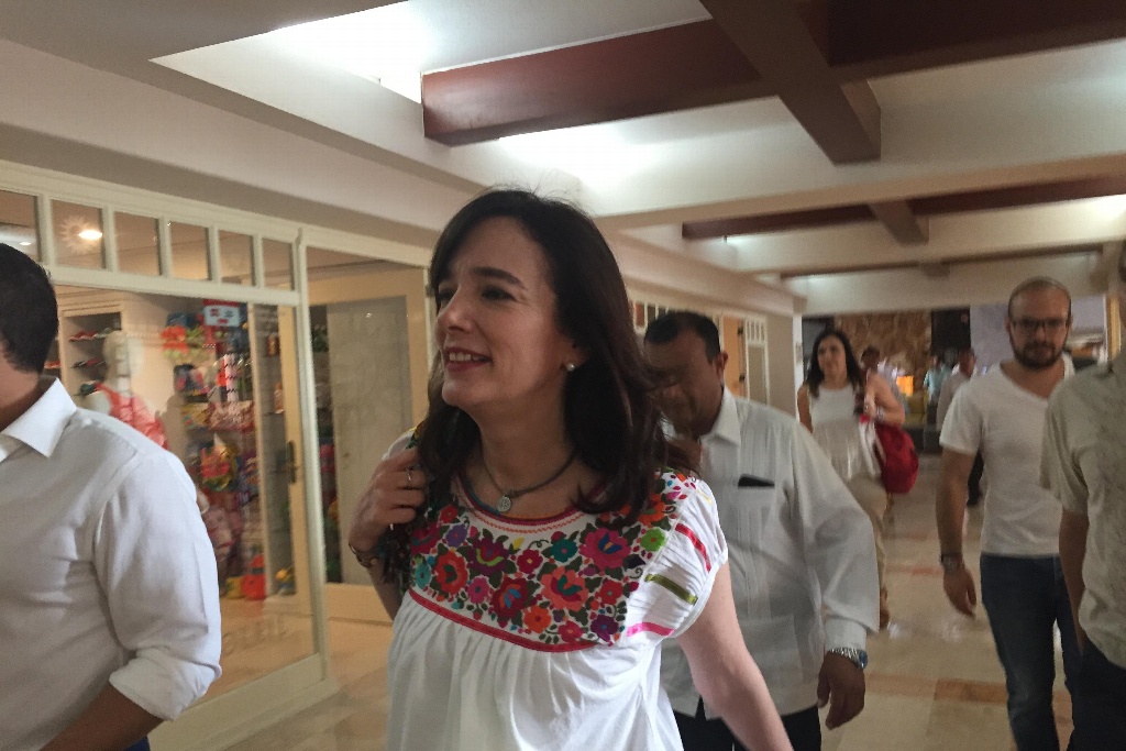 Imagen Juana Cuevas, esposa de Meade, se reúne con mujeres priístas