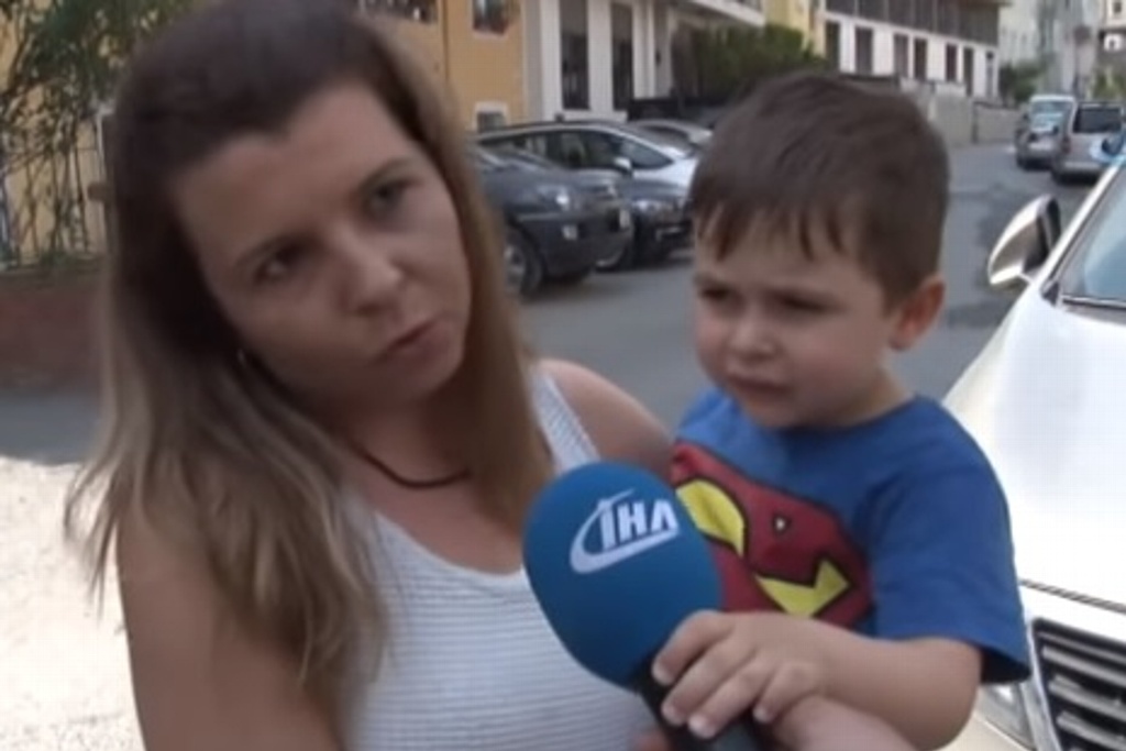 Imagen Niño sale ileso tras ser atropellado accidentalmente por su propia madre (+Video)