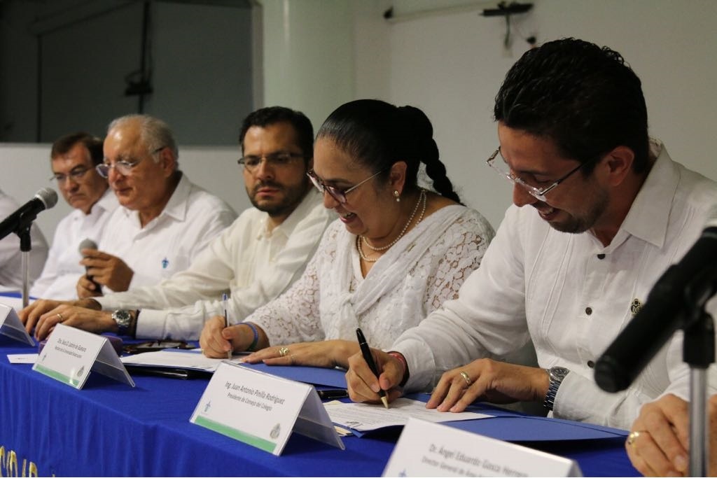Imagen Colegio de Ingenieros Mecánicos y Electricistas de Veracruz firma convenio con la UV 