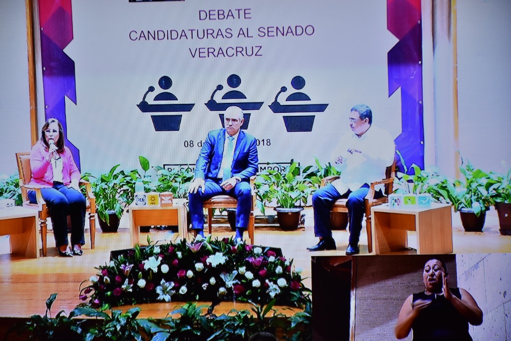 Imagen Candidatos al Senado por Veracruz proponen revisar Reforma Educativa