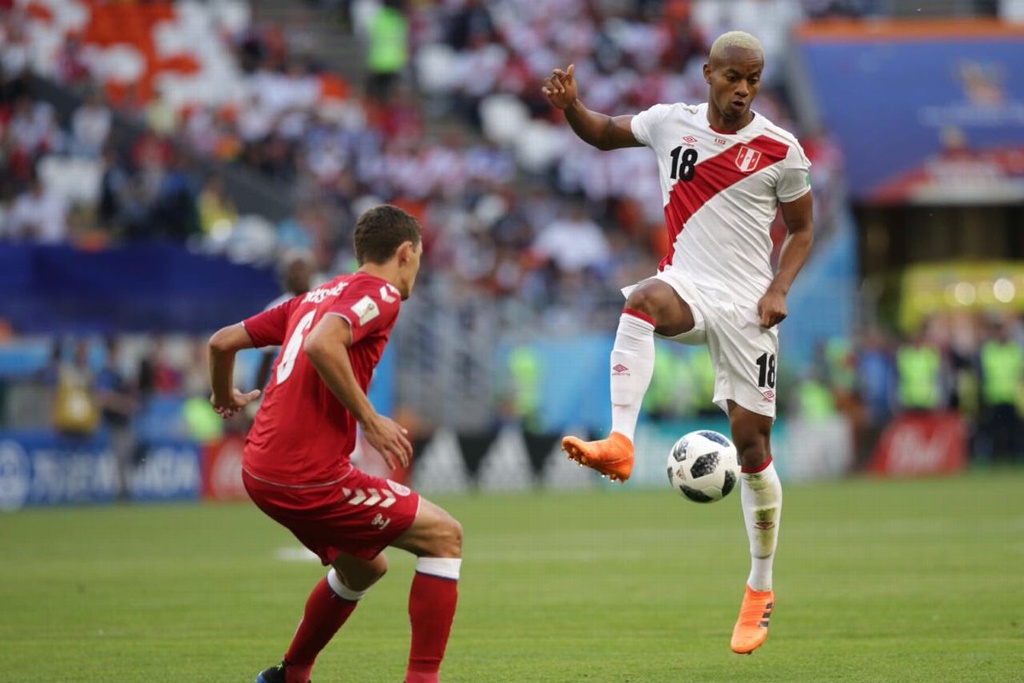 Imagen Perú cae ante Dinamarca en su debut mundialista