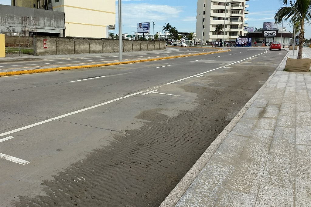 Imagen Abren circulación en bulevar Vicente Fox tras carrera deportiva