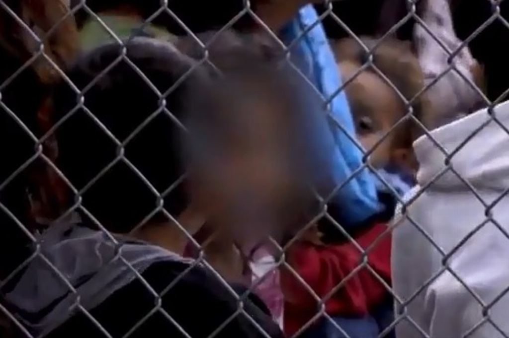 Imagen EU mete en jaulas a niños migrantes separados de sus padres (+Video)
