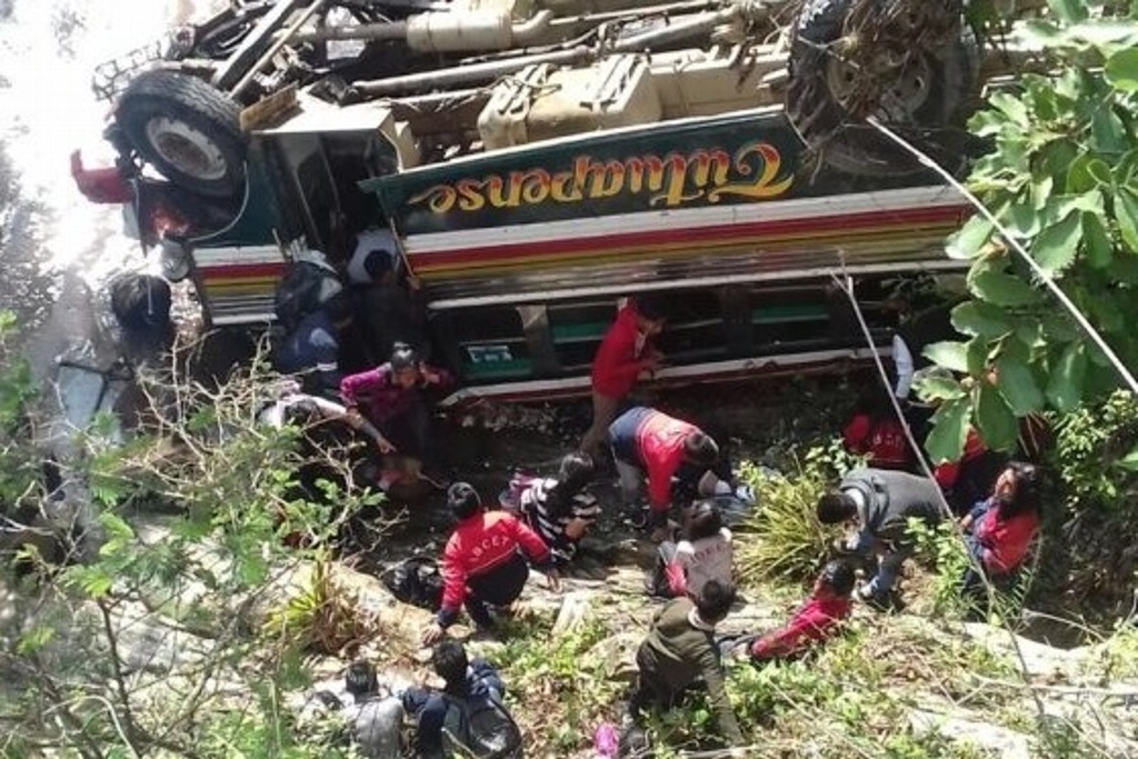 Imagen Mueren 10 personas en accidente de autobús en Guatemala (+Fotos)