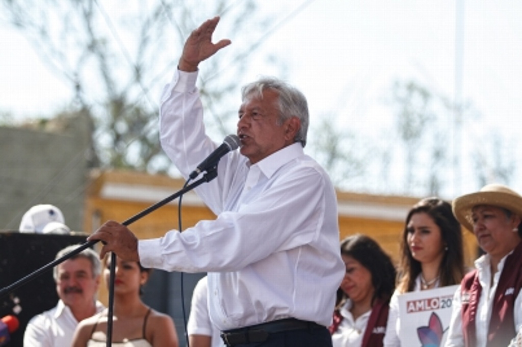 Imagen Promete López Obrador aumentar sueldos a los soldados y marinos