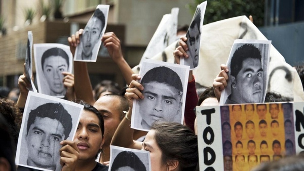 Imagen Caso de los 43 normalistas de Ayotzinapa será incluido en libros de texto