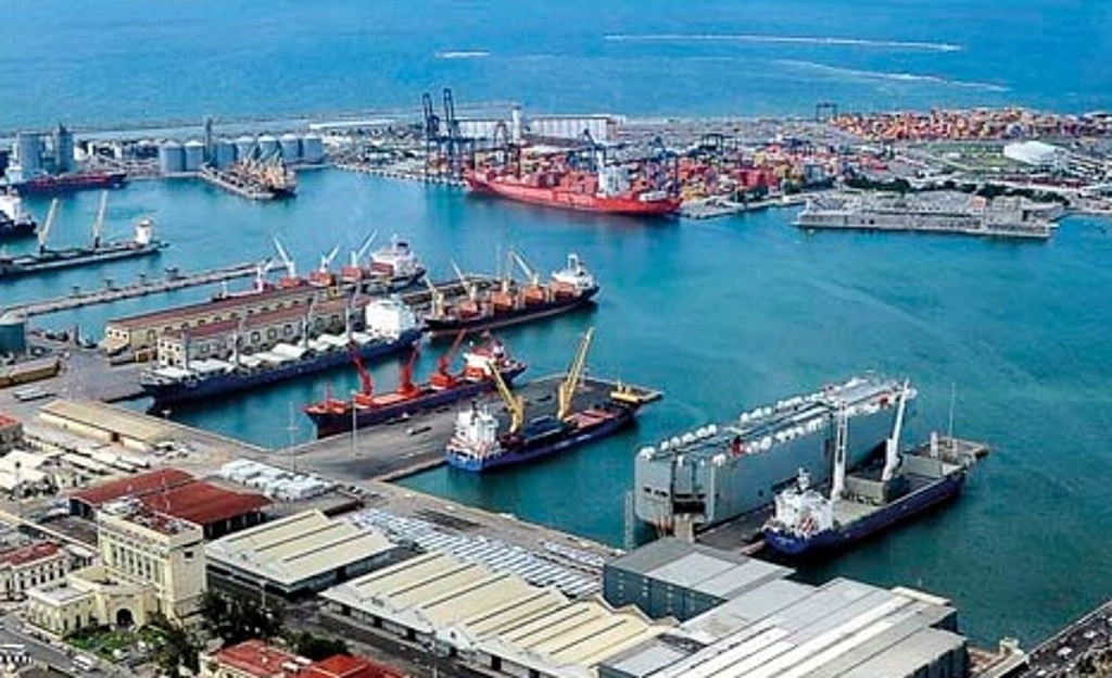 Imagen Barcos porta automóviles son los que más atracan en el puerto de Veracruz