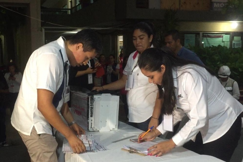 Imagen Llega el primer paquete electoral al Distrito 12 de INE (+Fotos)