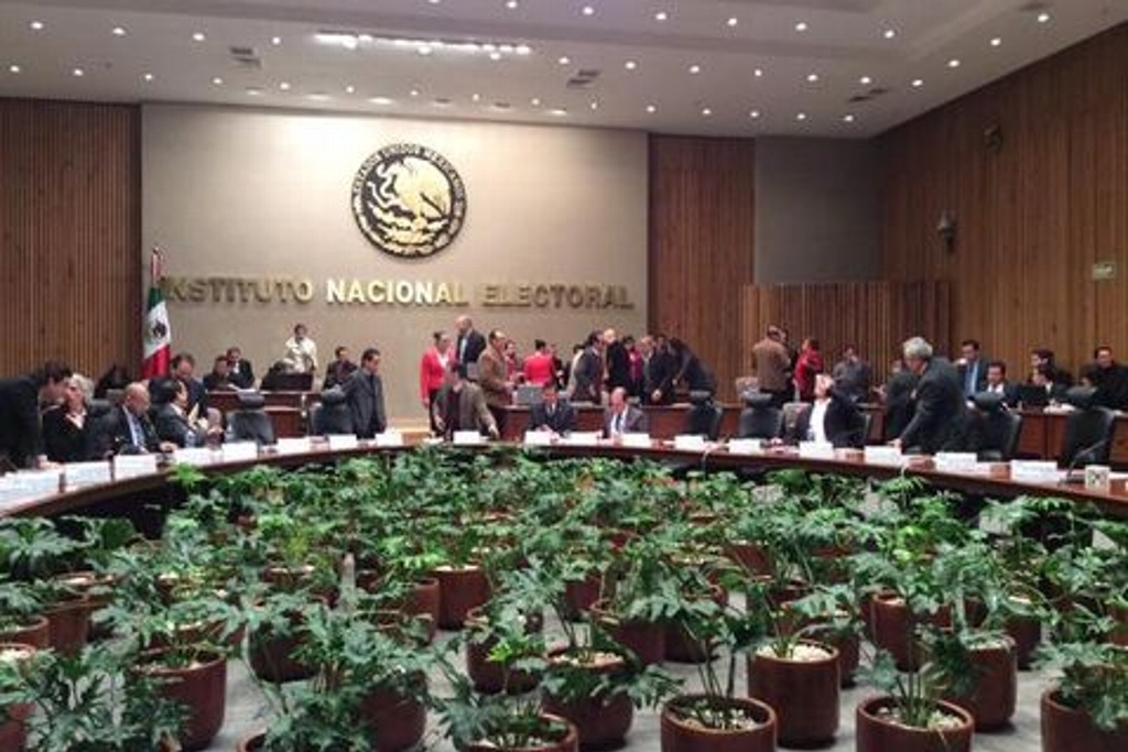 Imagen INE instala sesión permanente para iniciar conteo oficial de votos