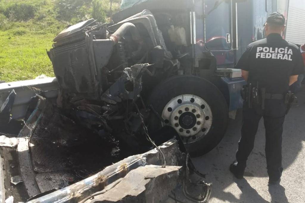 Imagen Cierre parcial por aparatoso accidente en carretera Puebla-Córdoba