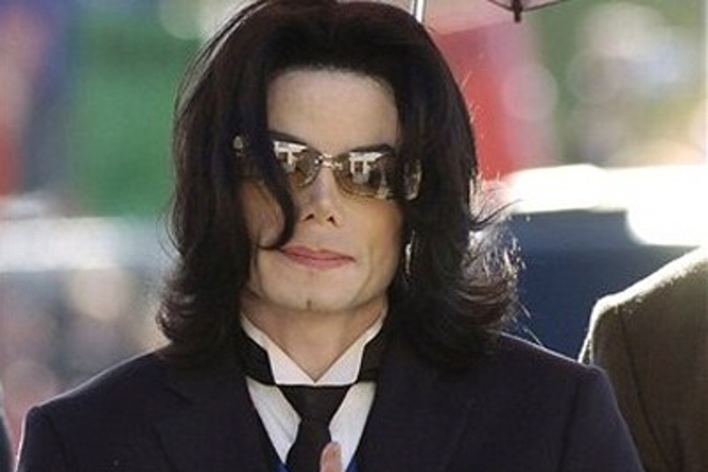 Imagen Michael Jackson fue castrado químicamente por órdenes de su padre, asegura su medico