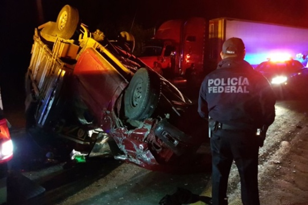 Imagen Reportan cierre a la circulación por aparatoso accidente en carretera San Hipólito-Xalapa