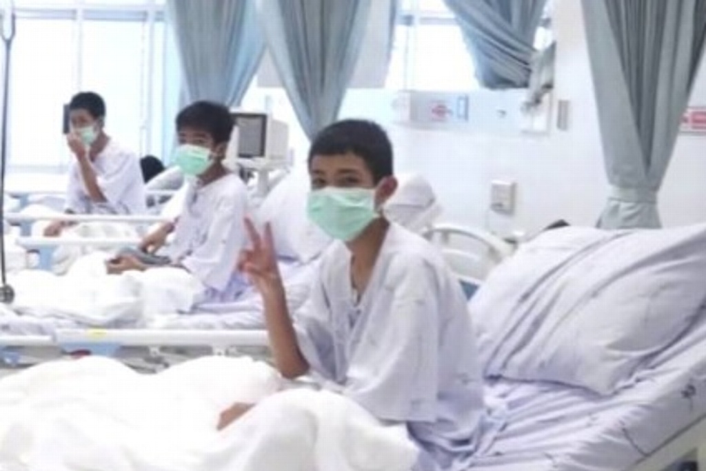 Imagen Menores rescatados en cueva de Tailandia gozan de buena salud