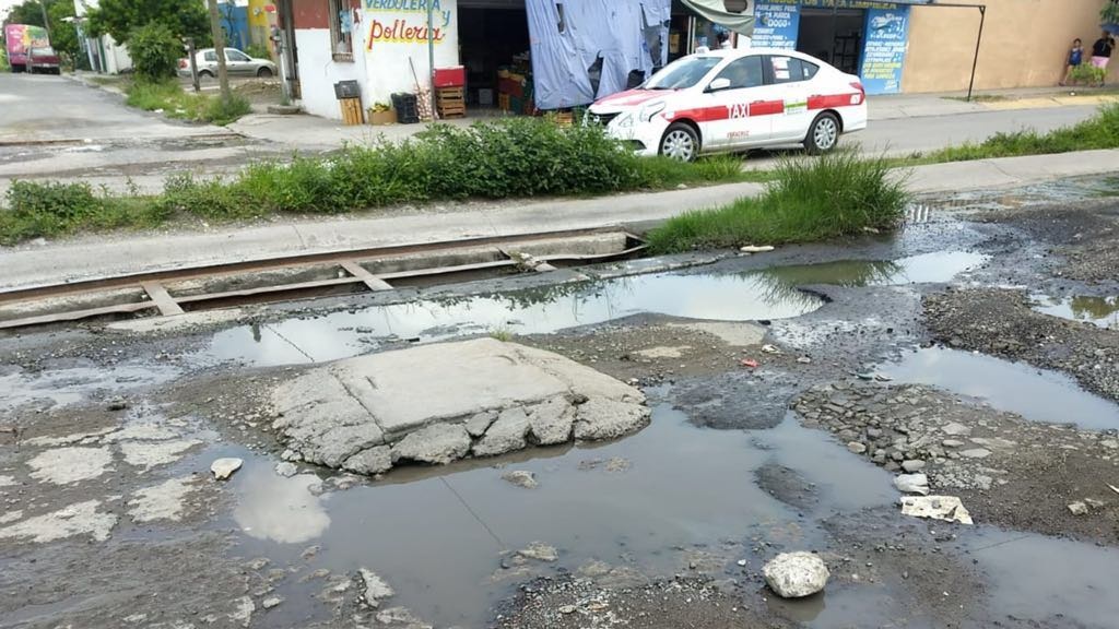 Imagen Taxistas reportan pérdidas de hasta el 80 % por lluvias y baches