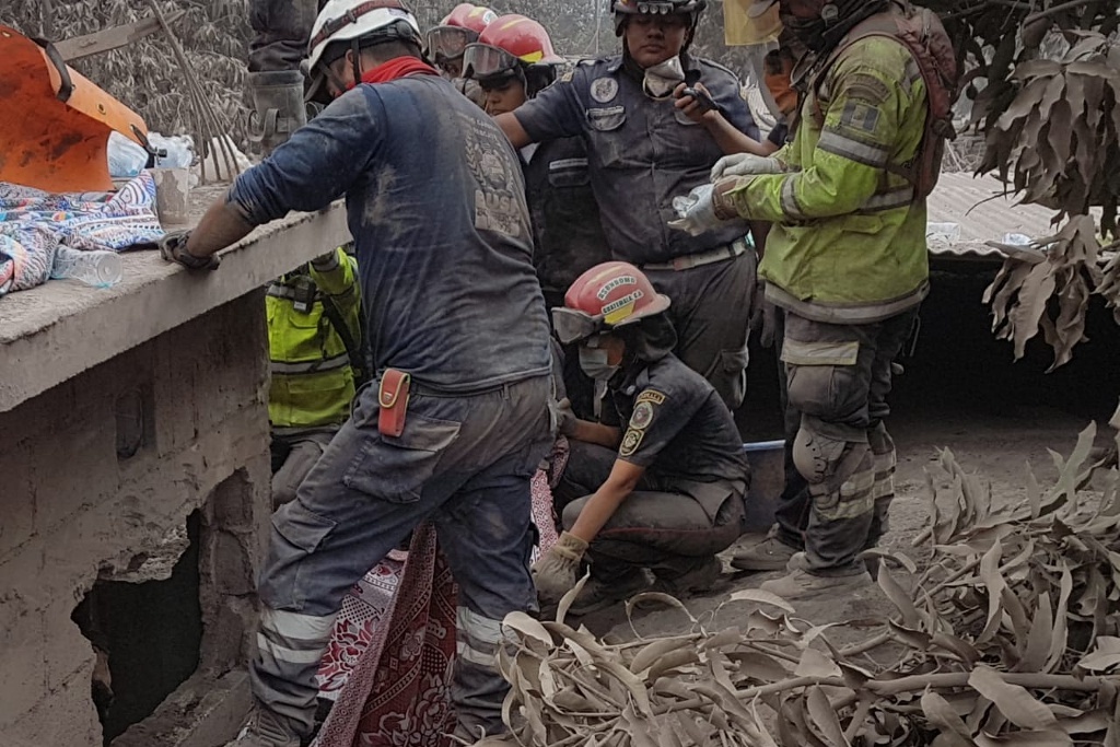 Imagen Guatemala confirma 319 personas desaparecidas por erupción de Volcán de Fuego
