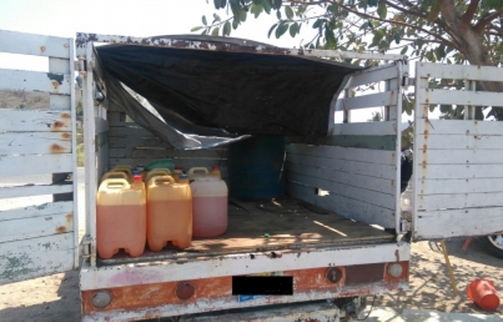 Imagen PGR asegura más de 30 mil litros de hidrocarburo en Campeche
