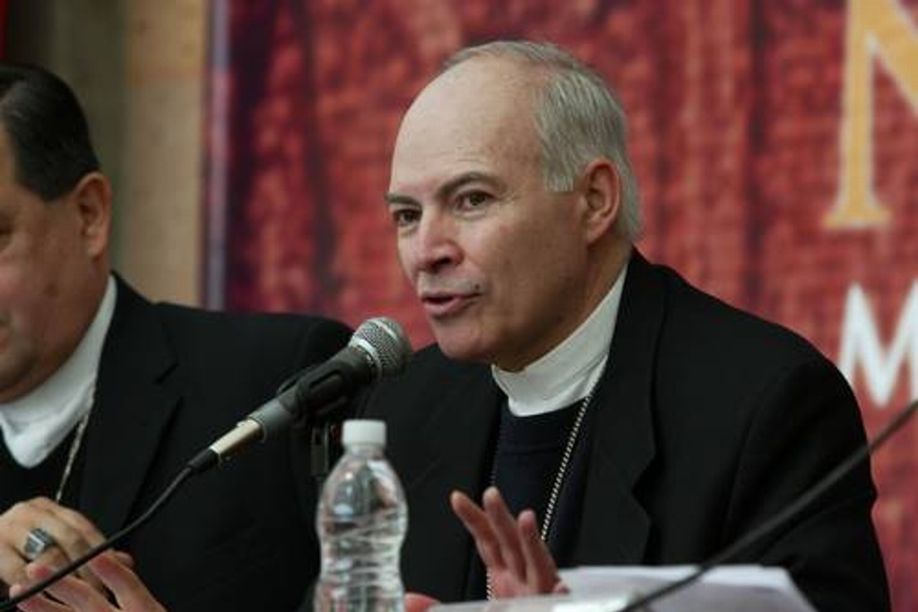 Imagen Cardenal Carlos Aguiar Retes pide por víctimas de pederastia 