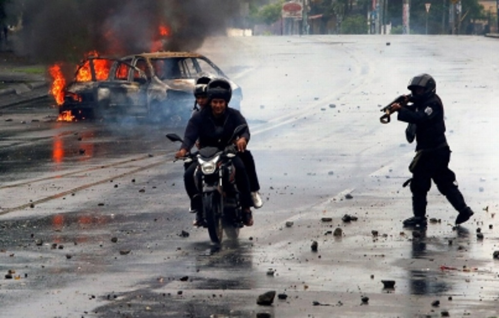 Imagen Paramilitares de Daniel Ortega lanzan 