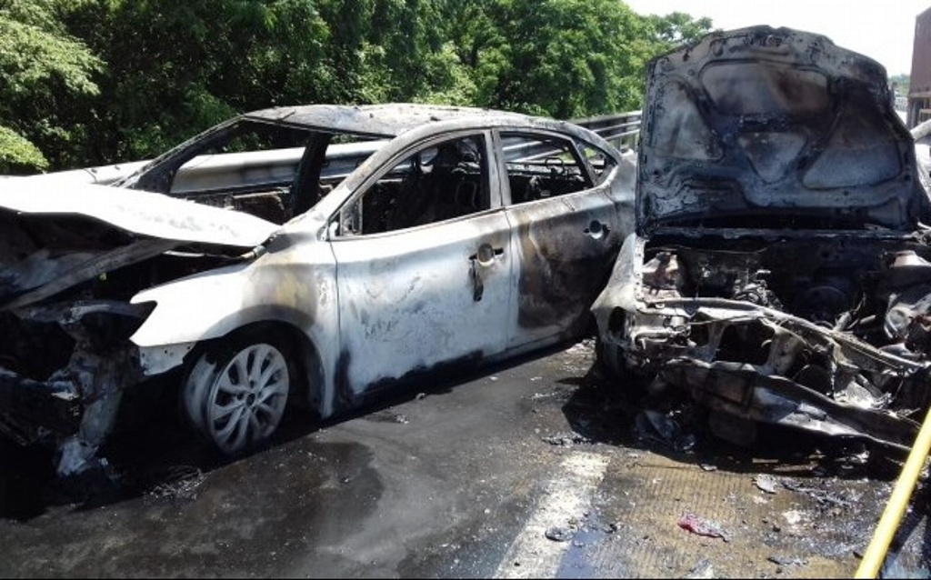 Imagen Suman seis muertos por explosión de pipa y carambola en el sur de Veracruz