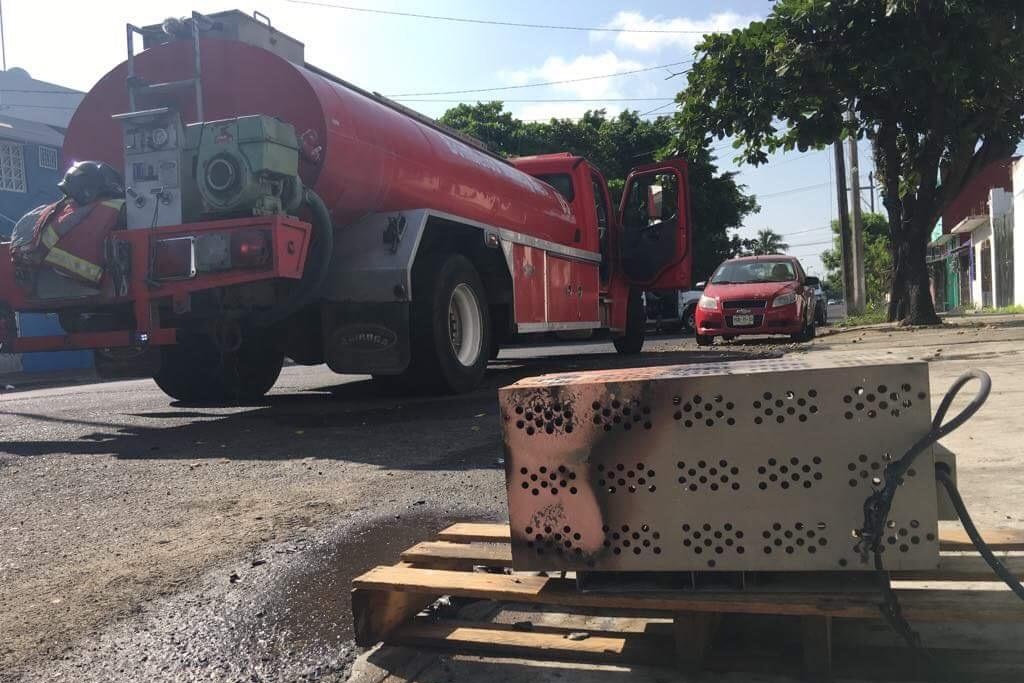 Imagen Conato de incendio en comercio de Veracruz moviliza a bomberos 