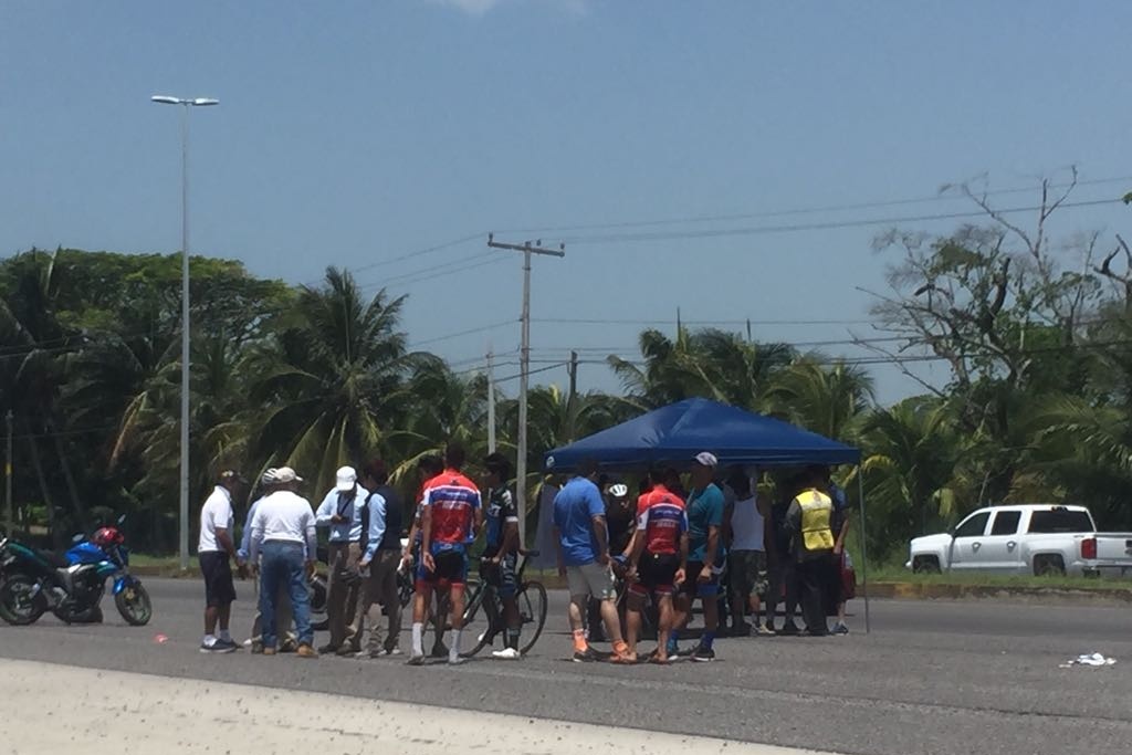 Imagen Ciclistas recorrieron 130 kilómetros en carrera Veracruz-Alvarado