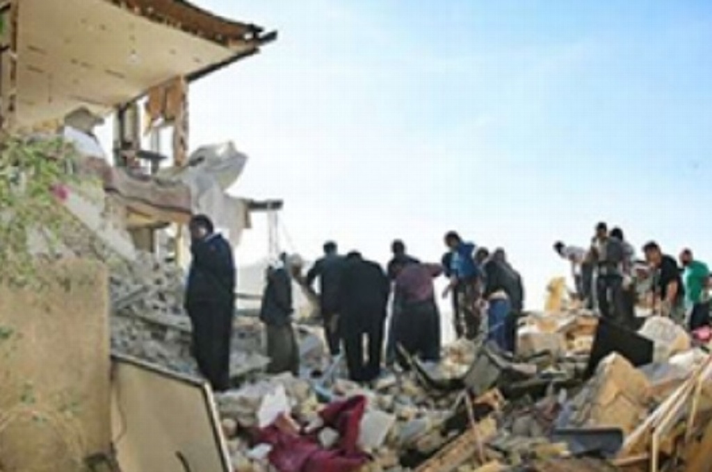 Imagen Aumenta a 132 la cifra de heridos por sismo de 5.9 en Irán
