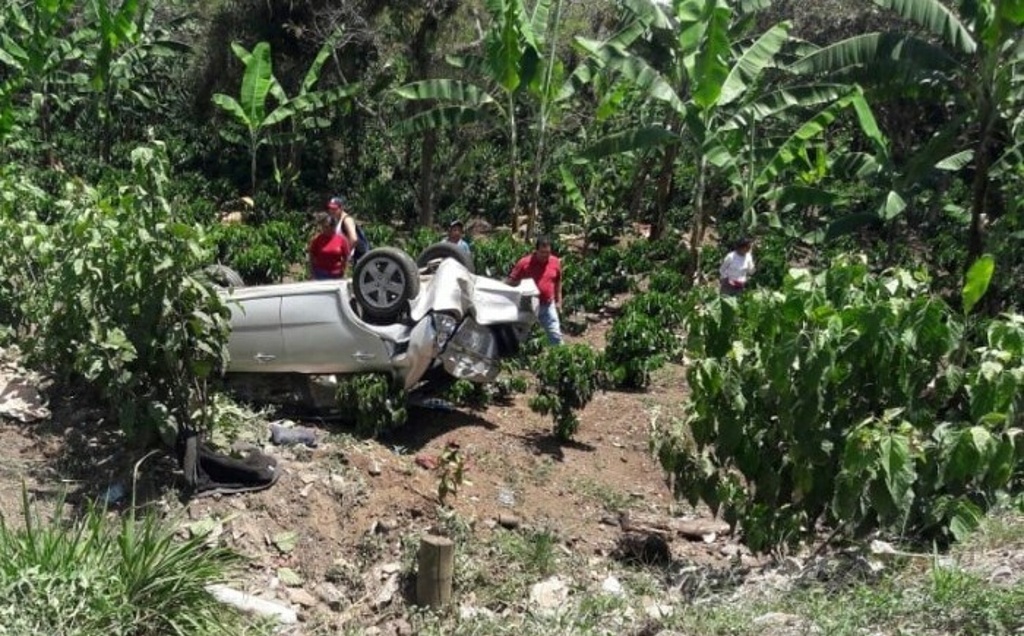Imagen Muere bebé de siete meses tras volcadura en carretera de Veracruz 