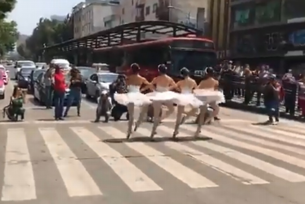 Imagen Ballet en las calles de la CDMX (+Videos)