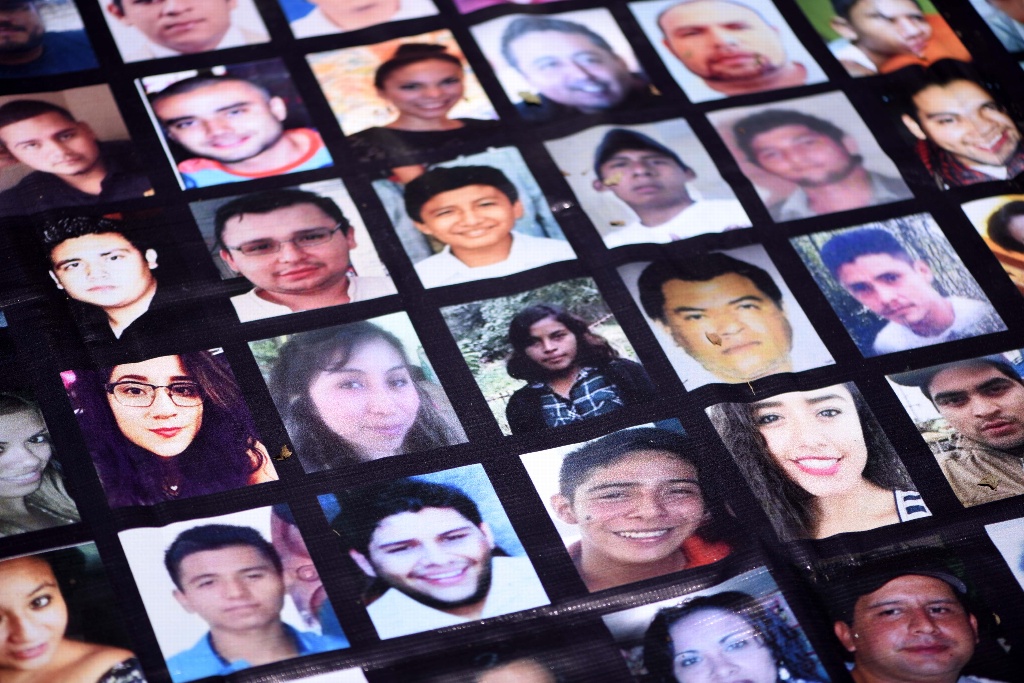 Imagen Donan a colectivo de desaparecidos 4 bardas para plasmar sus rostros, en Orizaba 